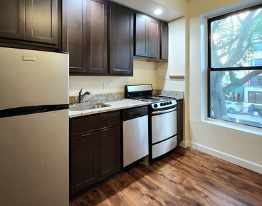 1430 N Dearborn Parkway - Photo Thumbnail 2