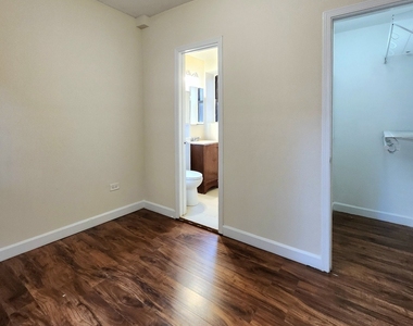 1430 N Dearborn Parkway - Photo Thumbnail 6