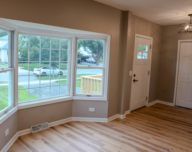 523 S Monterey Avenue - Photo Thumbnail 5