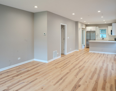 523 S Monterey Avenue - Photo Thumbnail 2