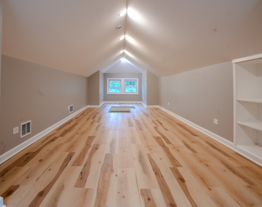 523 S Monterey Avenue - Photo Thumbnail 8