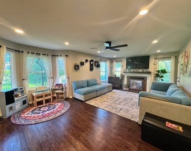 115 E Fabish Drive - Photo Thumbnail 5