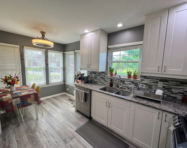 115 E Fabish Drive - Photo Thumbnail 8