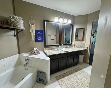 115 E Fabish Drive - Photo Thumbnail 12