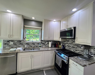 115 E Fabish Drive - Photo Thumbnail 7