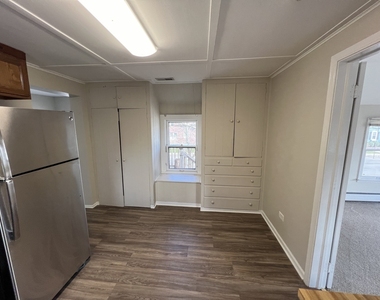 301 W Main Street - Photo Thumbnail 11