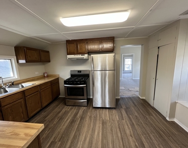 301 W Main Street - Photo Thumbnail 9