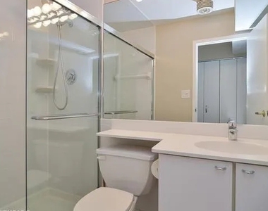 230 E Ontario Street - Photo Thumbnail 4