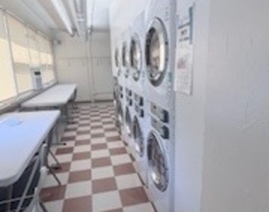 6301 N Sheridan Avenue - Photo Thumbnail 15