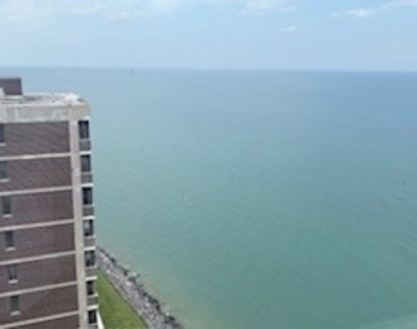 6301 N Sheridan Avenue - Photo Thumbnail 19
