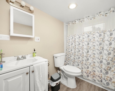 4614 N Springfield Avenue - Photo Thumbnail 8