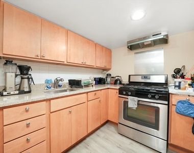4614 N Springfield Avenue - Photo Thumbnail 6