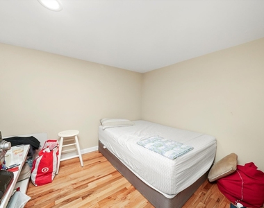 4614 N Springfield Avenue - Photo Thumbnail 10