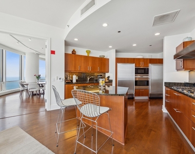 401 N Wabash Avenue - Photo Thumbnail 6