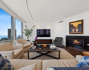 401 N Wabash Avenue - Photo Thumbnail 3