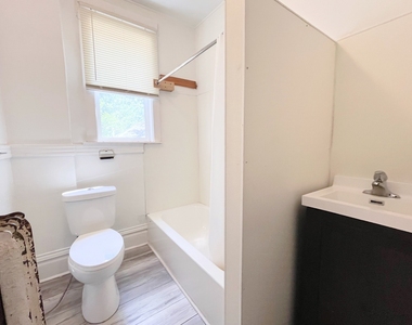 216 E South Street - Photo Thumbnail 5