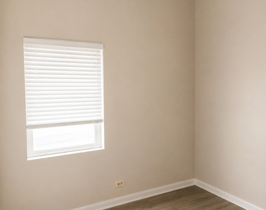 8443 S Green Street - Photo Thumbnail 5