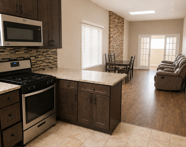 8443 S Green Street - Photo Thumbnail 3