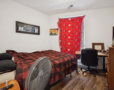 1045 W Cornelia Avenue - Photo Thumbnail 9