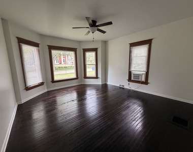 416 College Avenue - Photo Thumbnail 3