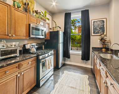 2734 W 18th Street - Photo Thumbnail 9