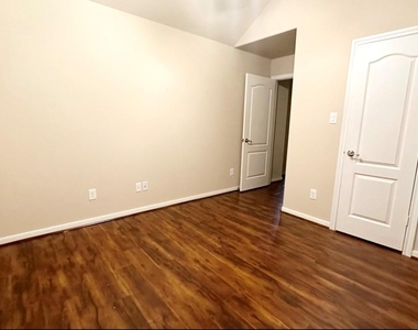 18903 Pinewood Point Lane - Photo Thumbnail 32