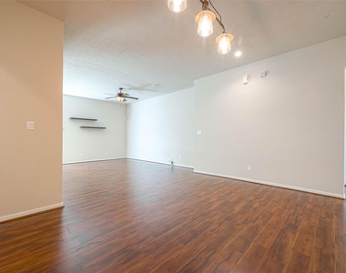 18903 Pinewood Point Lane - Photo Thumbnail 6