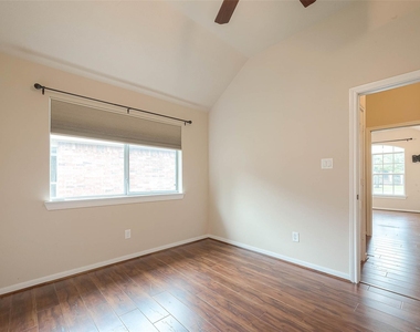 18903 Pinewood Point Lane - Photo Thumbnail 35