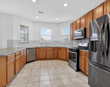 3322 Nila Creek Drive - Photo Thumbnail 9