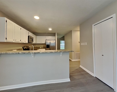 64 Hickory Oak Drive - Photo Thumbnail 4
