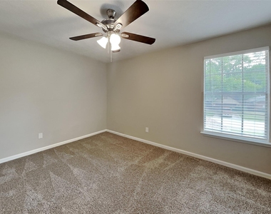 64 Hickory Oak Drive - Photo Thumbnail 12