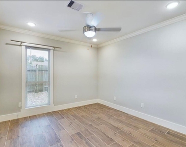 9007 Sharpcrest Street - Photo Thumbnail 13