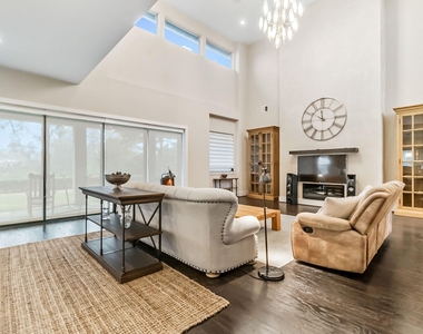 139 Gildwood Place - Photo Thumbnail 3