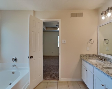 5018 Woodland Meadows Lane - Photo Thumbnail 7