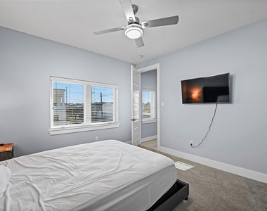 2413 Pease Street - Photo Thumbnail 25