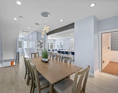 2413 Pease Street - Photo Thumbnail 11