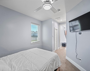 2413 Pease Street - Photo Thumbnail 8