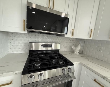3419 Southdown Drive - Photo Thumbnail 19