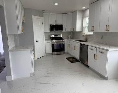 3419 Southdown Drive - Photo Thumbnail 13