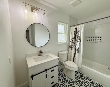3419 Southdown Drive - Photo Thumbnail 26
