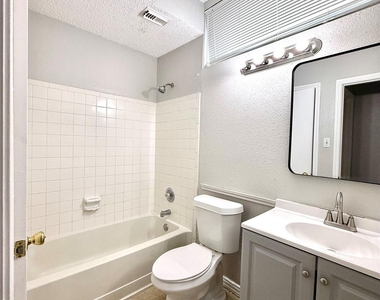18586 N Lyford Drive - Photo Thumbnail 9