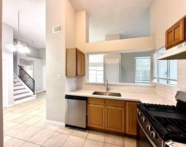 18586 N Lyford Drive - Photo Thumbnail 5