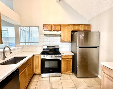 18586 N Lyford Drive - Photo Thumbnail 2