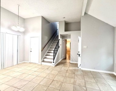 18586 N Lyford Drive - Photo Thumbnail 10
