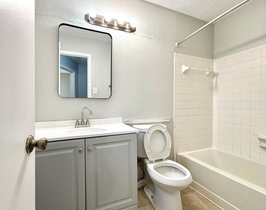 18586 N Lyford Drive - Photo Thumbnail 13