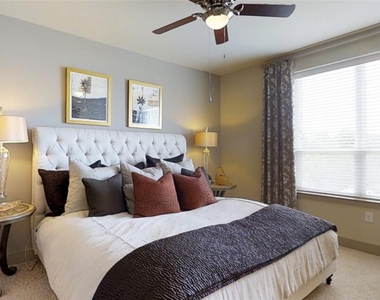 1340 W Gray Street - Photo Thumbnail 2