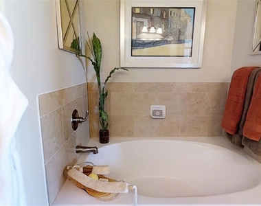 1340 W Gray Street - Photo Thumbnail 7