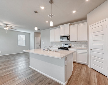 17629 Rosette Grass Drive - Photo Thumbnail 7