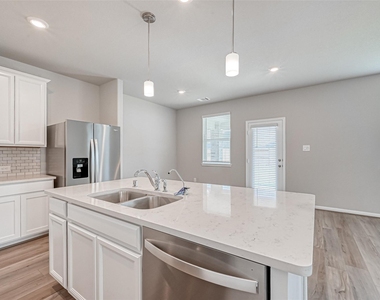17629 Rosette Grass Drive - Photo Thumbnail 6