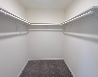 5011 Brisbane Drive - Photo Thumbnail 14